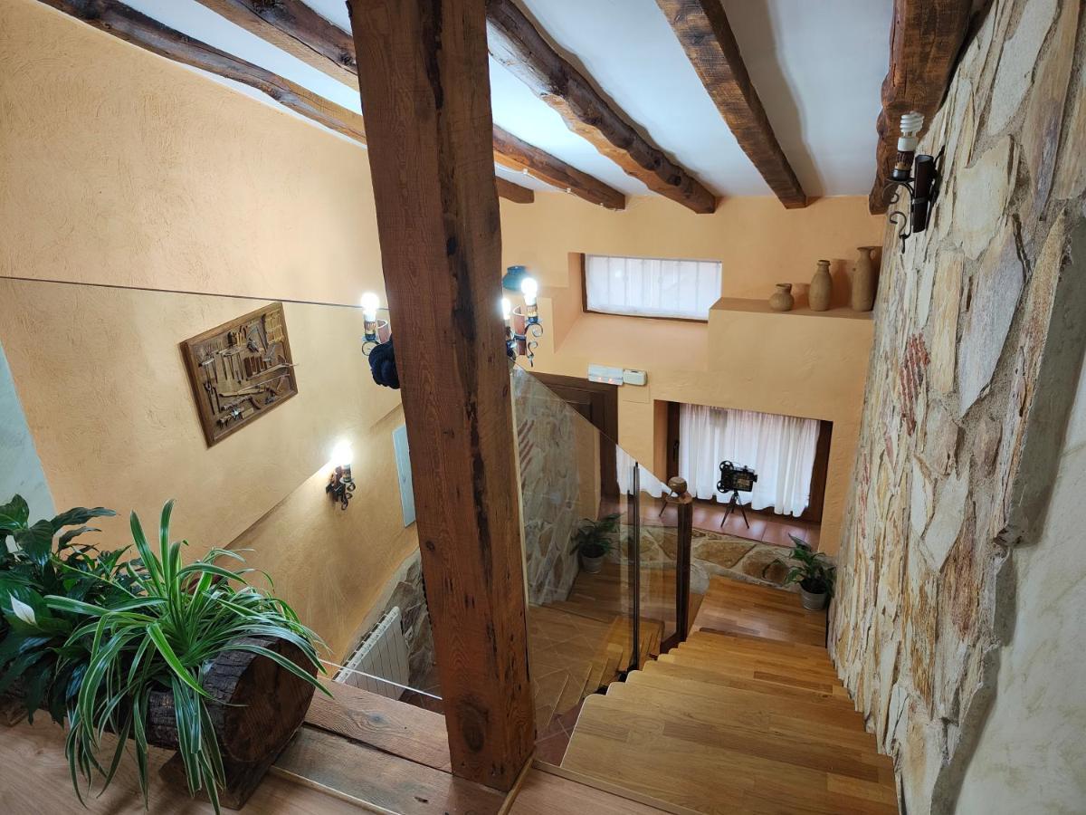 La Casa Vieja Hostal Tabanera del Monte Exterior foto