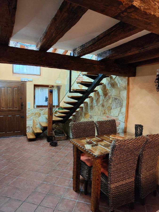 La Casa Vieja Hostal Tabanera del Monte Exterior foto