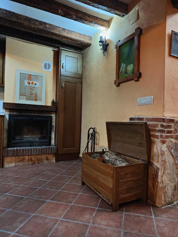 La Casa Vieja Hostal Tabanera del Monte Exterior foto