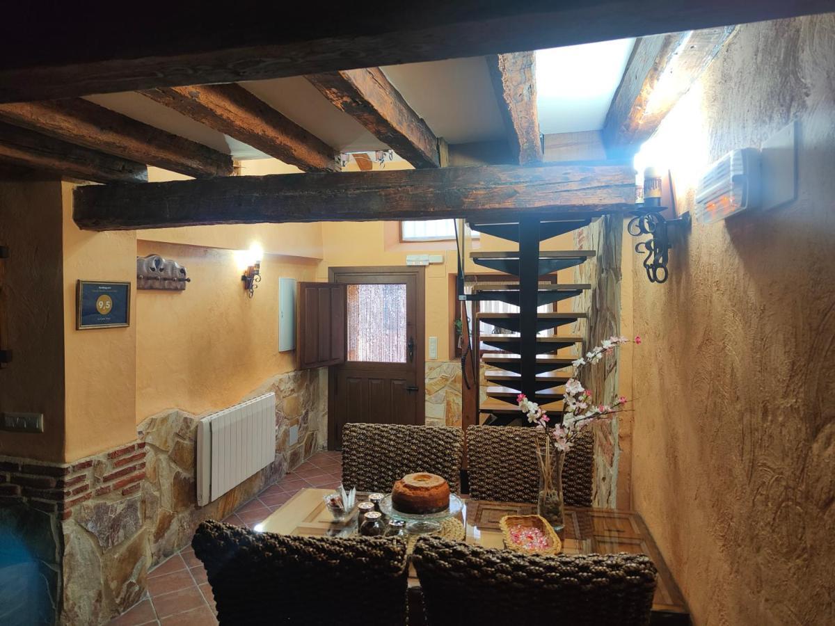 La Casa Vieja Hostal Tabanera del Monte Exterior foto